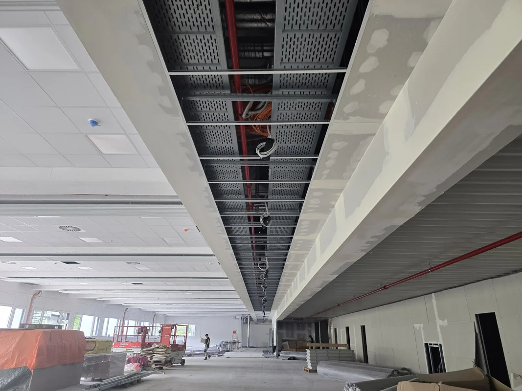 Open ceiling channel between the bulkheads – Deizisau