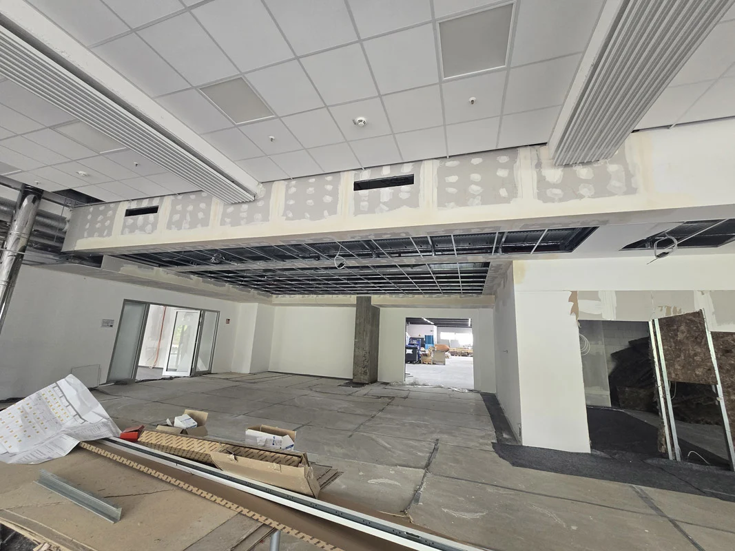 Bulkhead connection at a corner of the hall – Deizisau