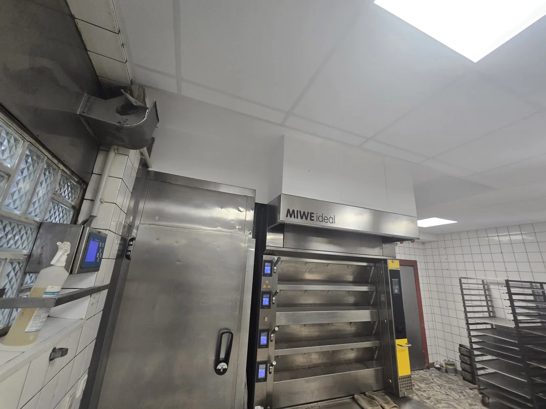 Drywall boxing above the oven extraction – Illingen