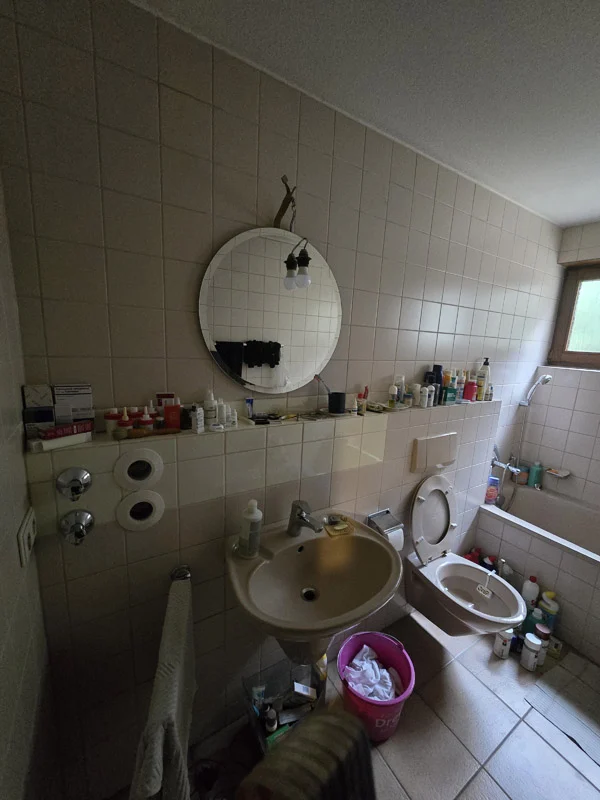 Bathroom before the renovation – Stuttgart